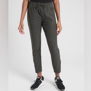 Athleta Women’s Farallon Vintage Washed Dark Gray Jogger Pants, Size 2
